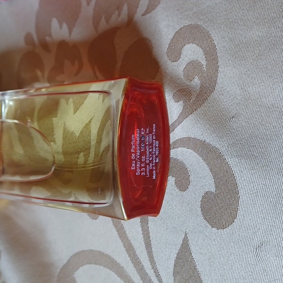 Elizabeth Arden Beauty ❤️ - Picture 3 of 4